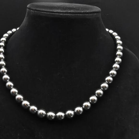 Vintage Hematite Beaded Necklace Black Metallic 19 Inch - Picture 4 of 4